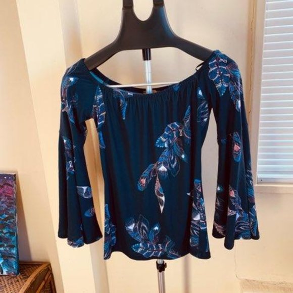 Vava  off the shoulder bell sleeves Blue top - Picture 2 of 7